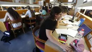 Zaragoza estudia ampliar los horarios de más bibliotecas en periodo de exámenes