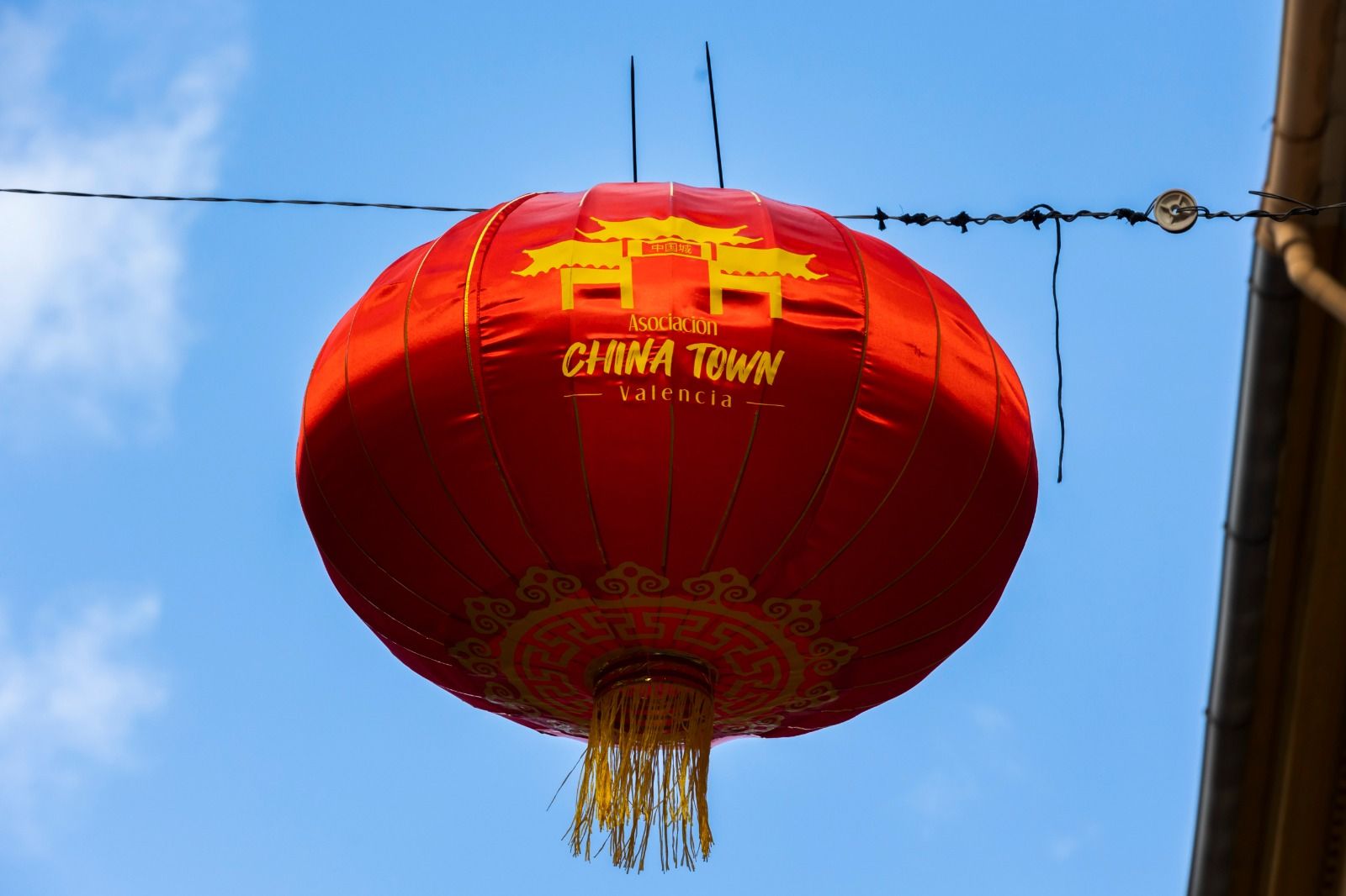 Así ha sido el montaje del nuevo año chino en el Chinatown de València