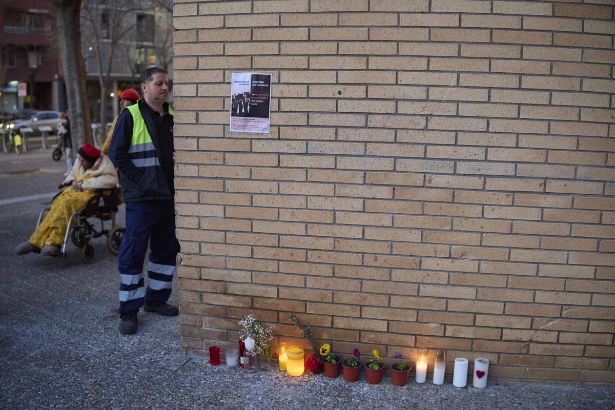 Les fotos de la concentració de rebuig a l'agressió de l'home sensellar de Girona
