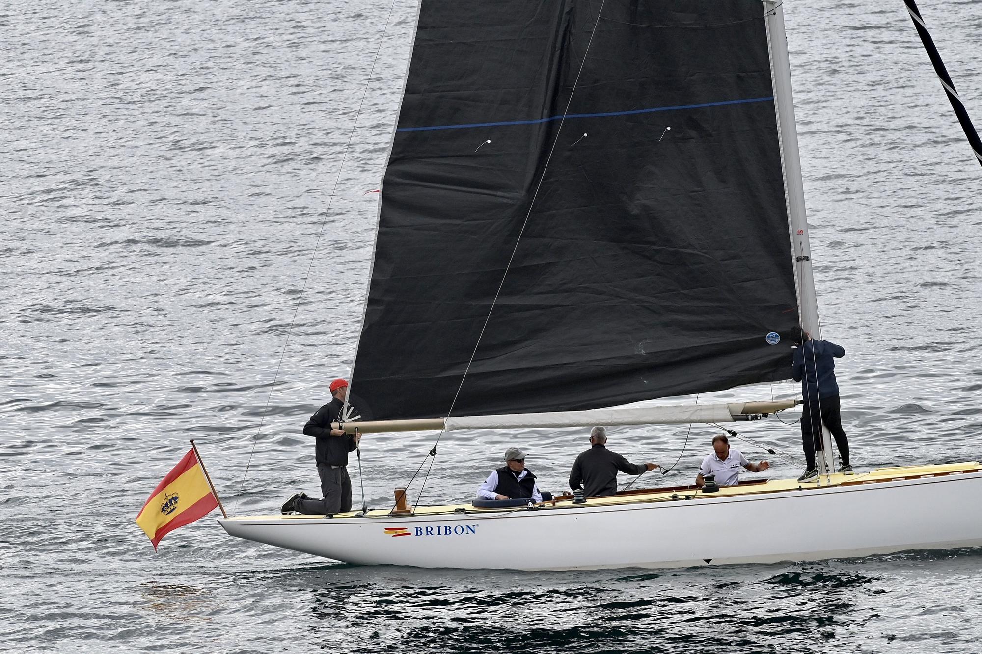 El rey emérito, Juan Carlos I, ya navega por aguas de Sanxenxo