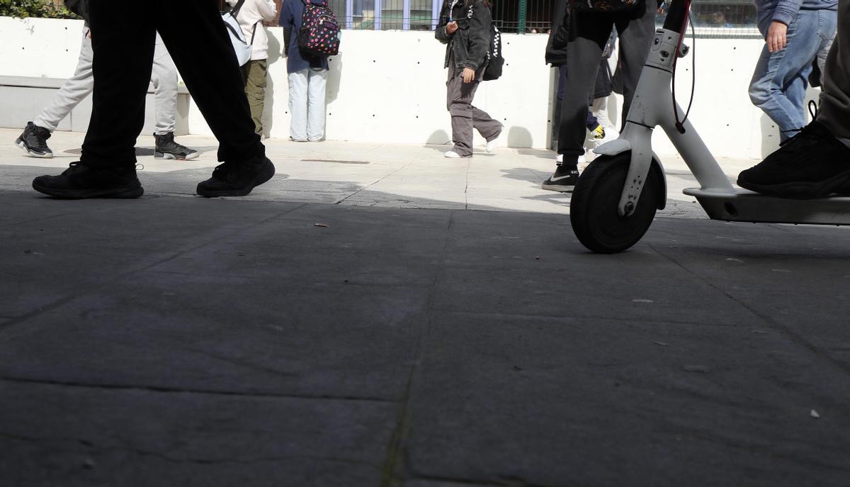 Mislata . Imagenes del instituto La Moreria donde ha dimitido la direccion del centro