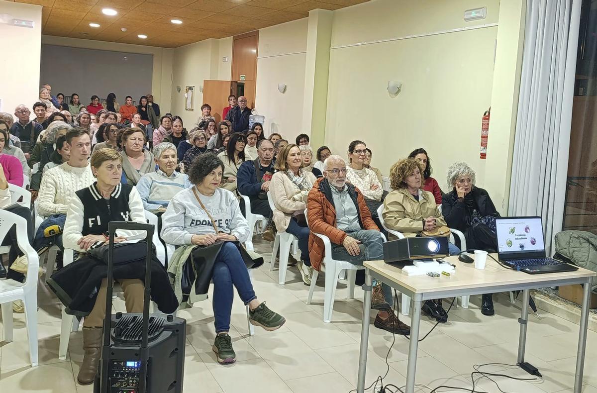 Una de las últimas sesiones de la escuela de la salud en O Rosal. | FDV