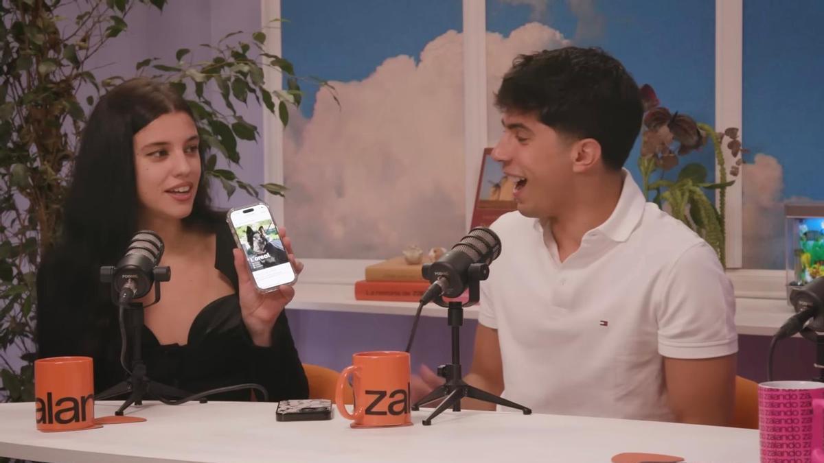Mariang y Carlos Peguer navengado en el perfil de Instagram de la protectora.