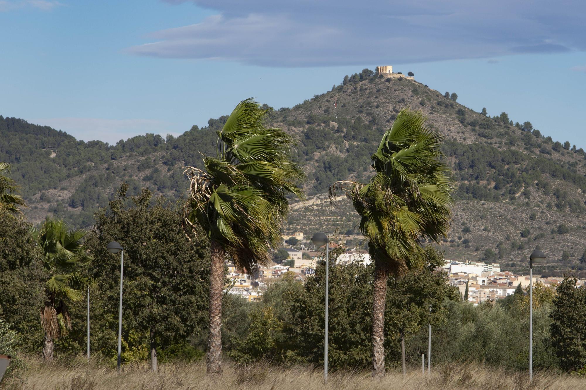 El viento azota con fuerza en Xàtiva