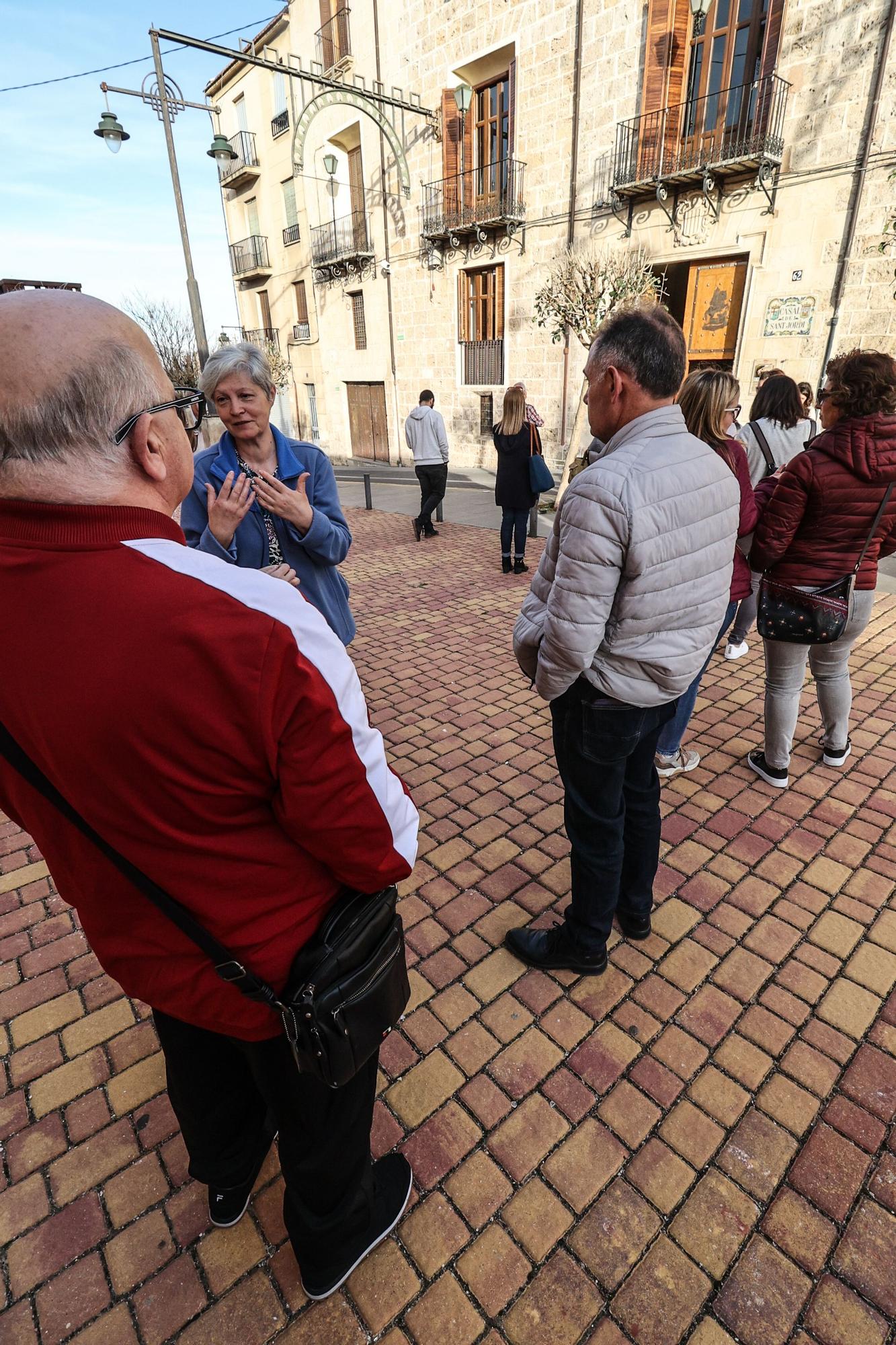 Comienza la venta de sillas al público general para las Fiestas de Alcoy