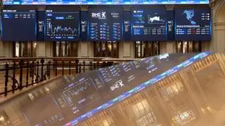 El Ibex 35 cae un 0,77% tras la oleada de venta de valores en EEUU