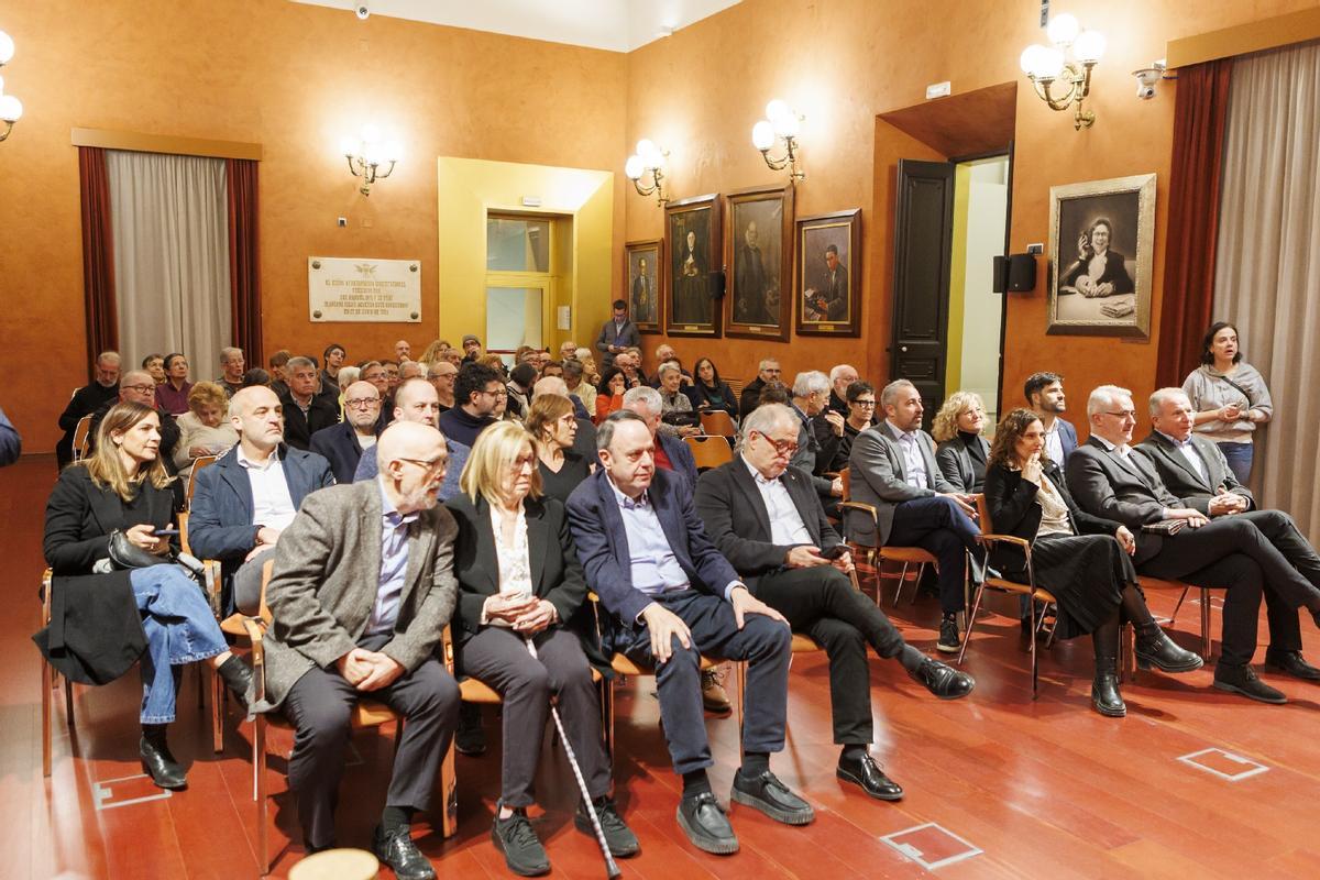 L'escultora Àngels Freixanet rep el premi Bages de Cultura 2025