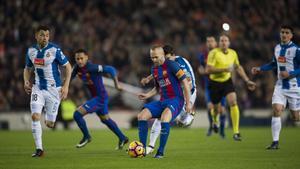 zentauroepp36662460 barcelona    18 12 2016       deportes    iniesta asiste ant161218214226