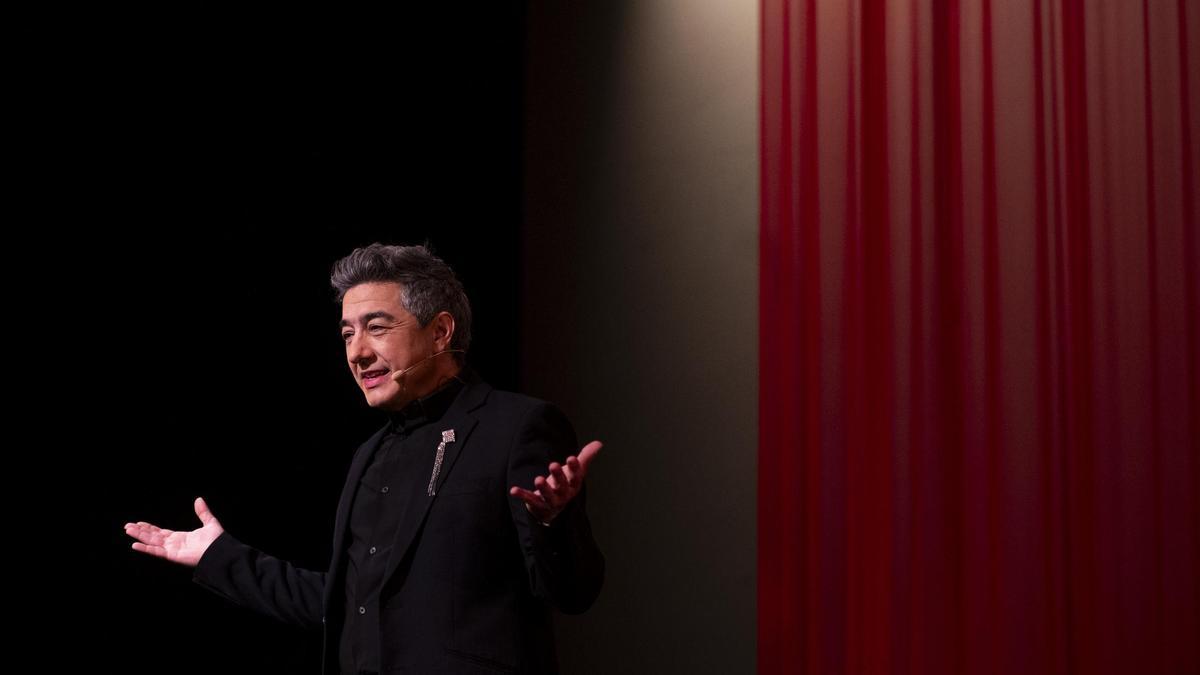 El concierto de Juan Valderrama en Cáceres, en imágenes