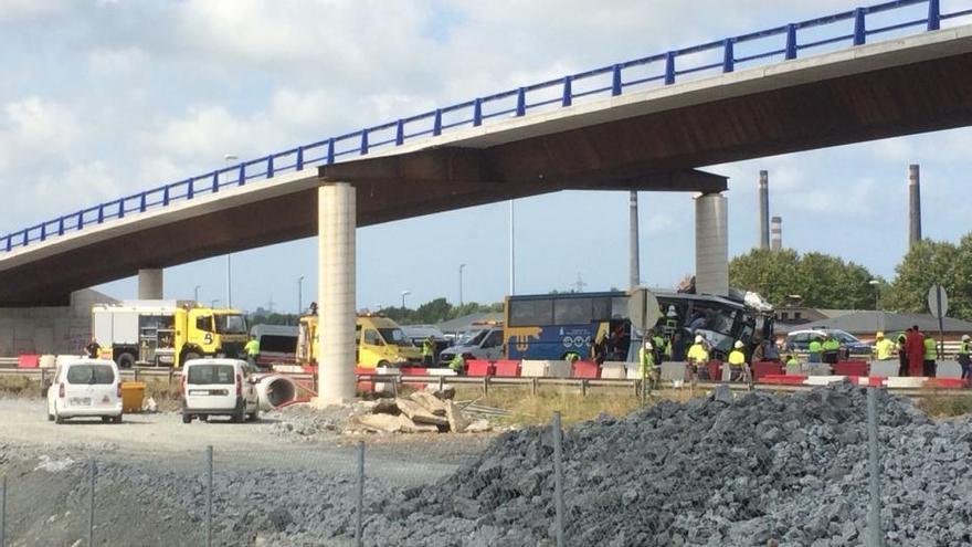 Accidente brutal de autobús en Avilés