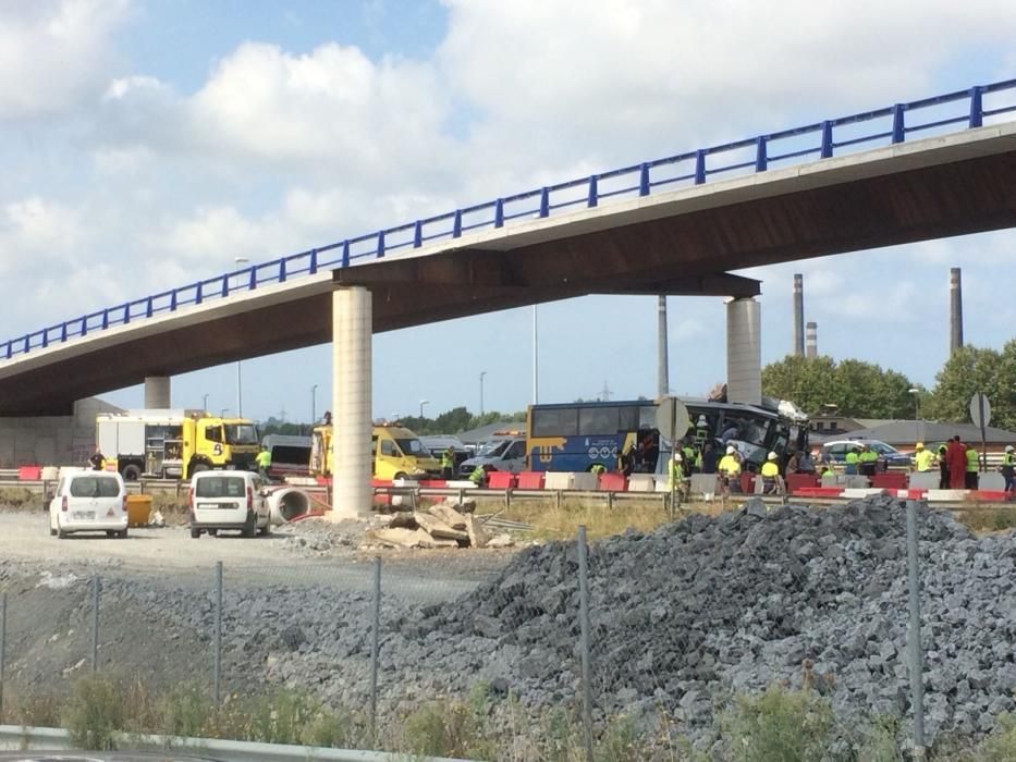 Accidente brutal de autobús en Avilés