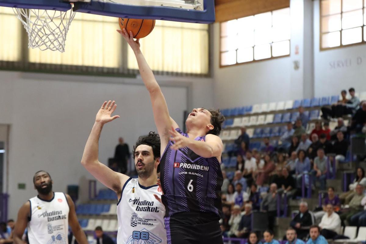 Un lance del último partido que Proinbeni ha jugado en Gandia