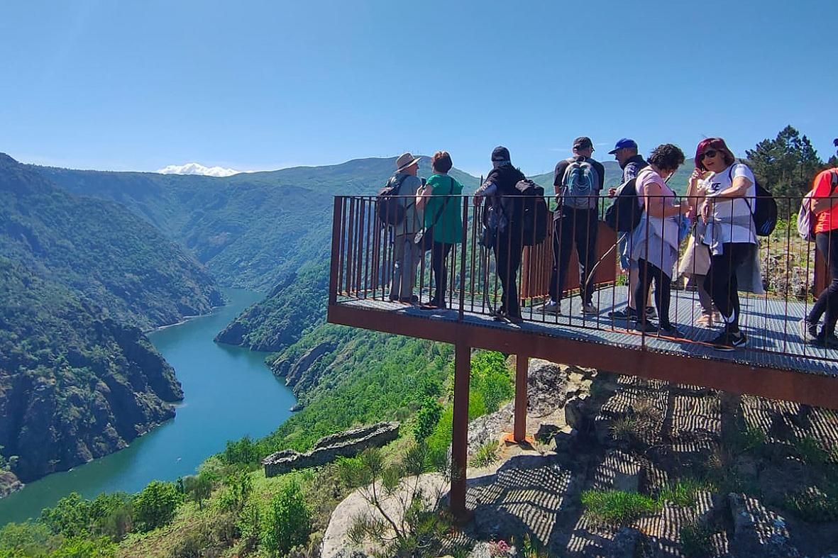 Un momento de la excursión realizada por los ciudadanos valgueses.