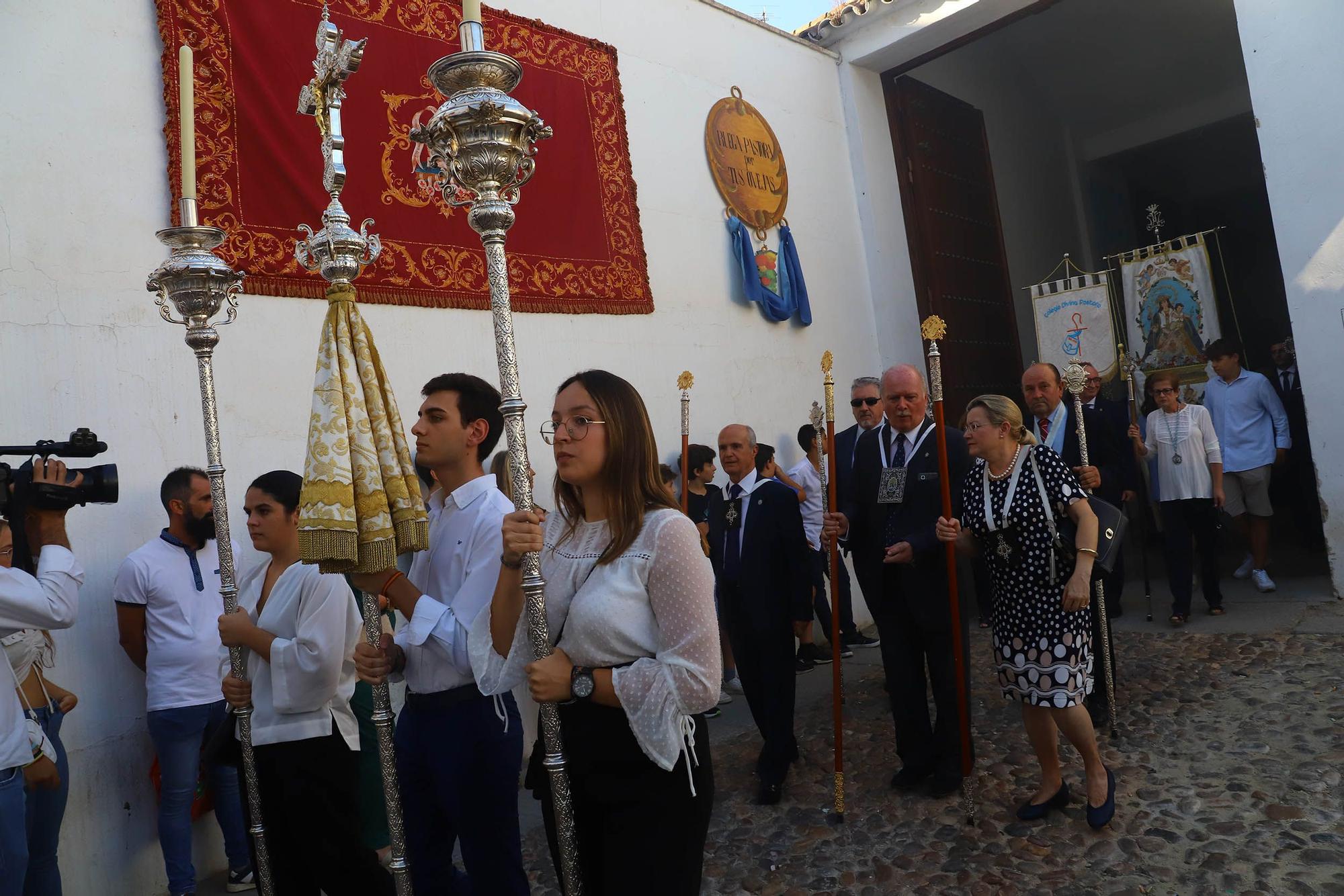 Triunfal procesión de la Pastora de Capuchinos