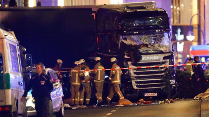 Al menos 12 muertos en un atropello en un mercado navideño en Berlín