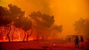 Lucha contra el fuego en la isla de Lesbos