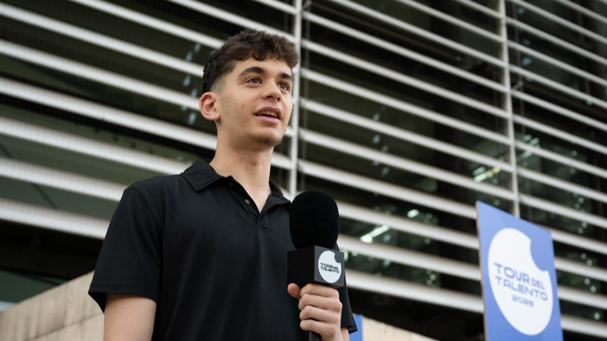 Un joven emprendedor en la presentación Fundación Princesa de Girona, celebrada este lunes 9 de junio 2025 en el Teatro del Bosque, en Móstoles.
