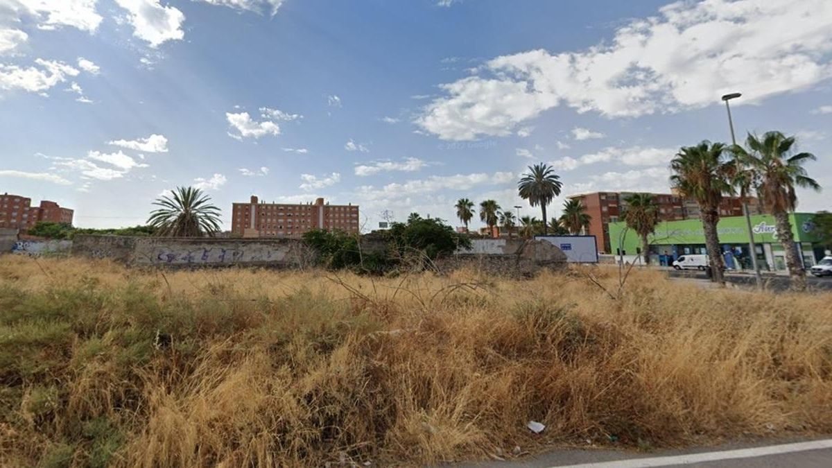 La zona que se pretende urbanizar para albergar una zona comercial