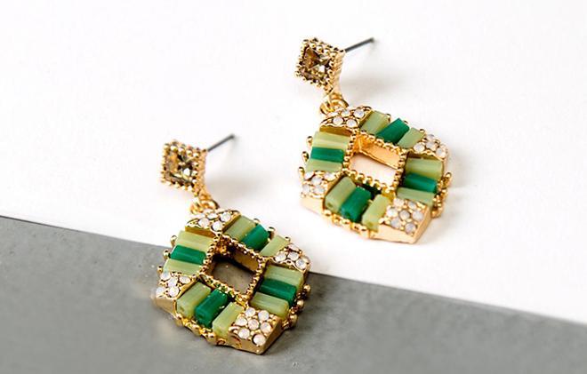 Pendientes geométricos en tonos verdes