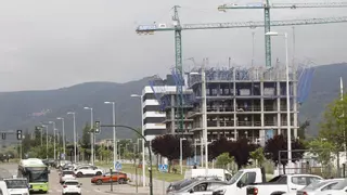 La construcción de vivienda marca récord y los precios se mantienen disparados