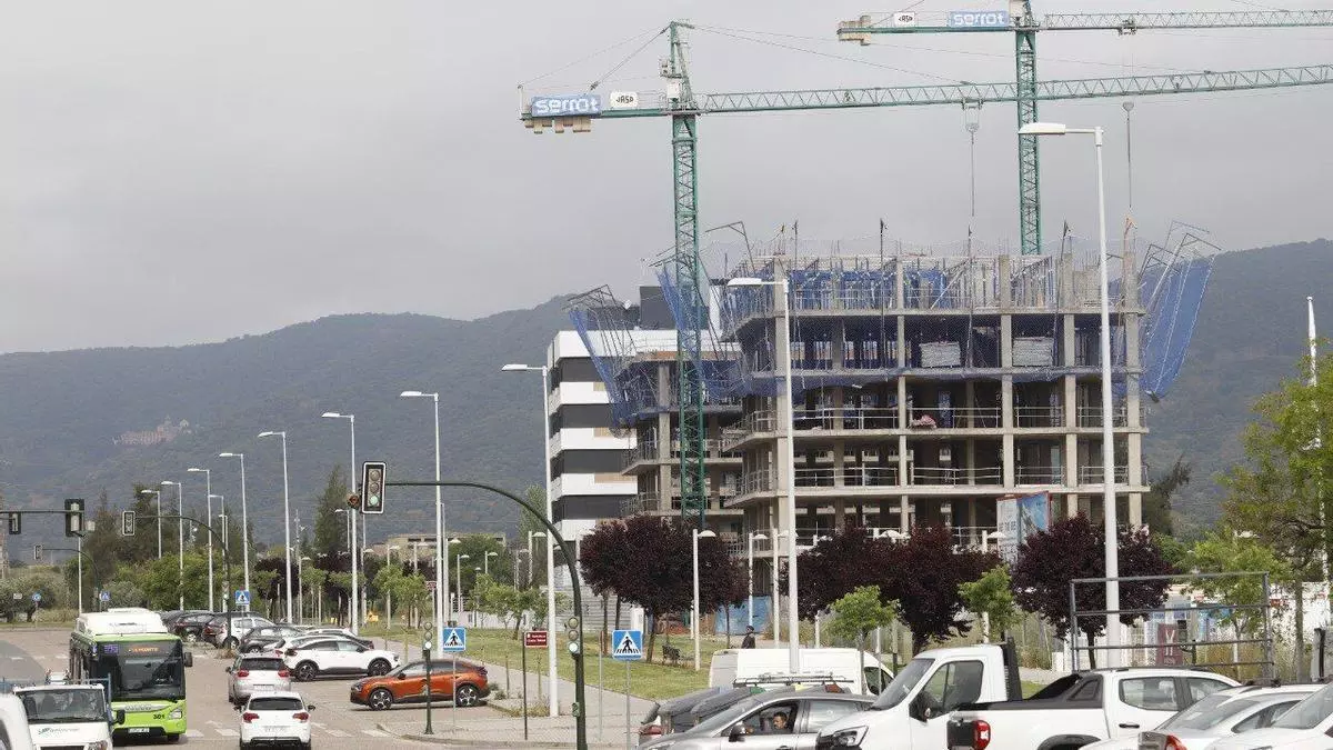 La construcción de vivienda marca récord y los precios se mantienen disparados