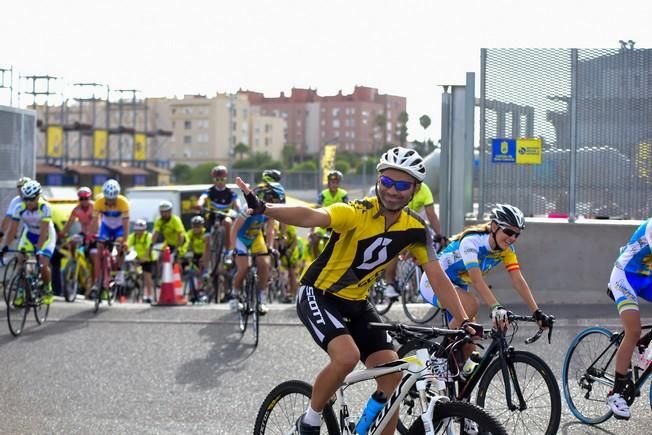 Salida de la ruta cicloturista hacia Artenara ...