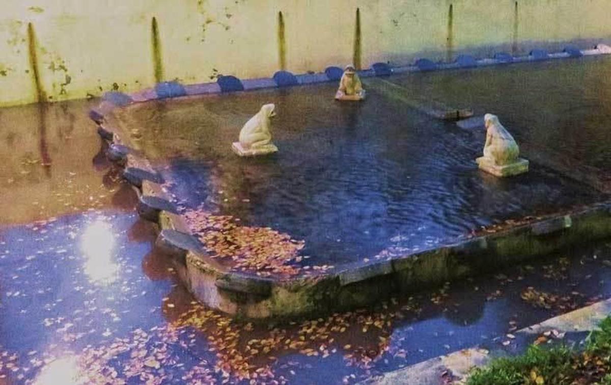 El lavadero de la fuente de Santarúa de Candás, inundado tras las lluvias.