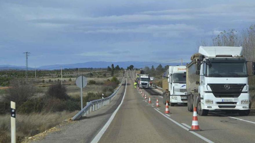 Actuaciones en el firme de la carretera N-631 entre Otero de Bodas y Rionegro.