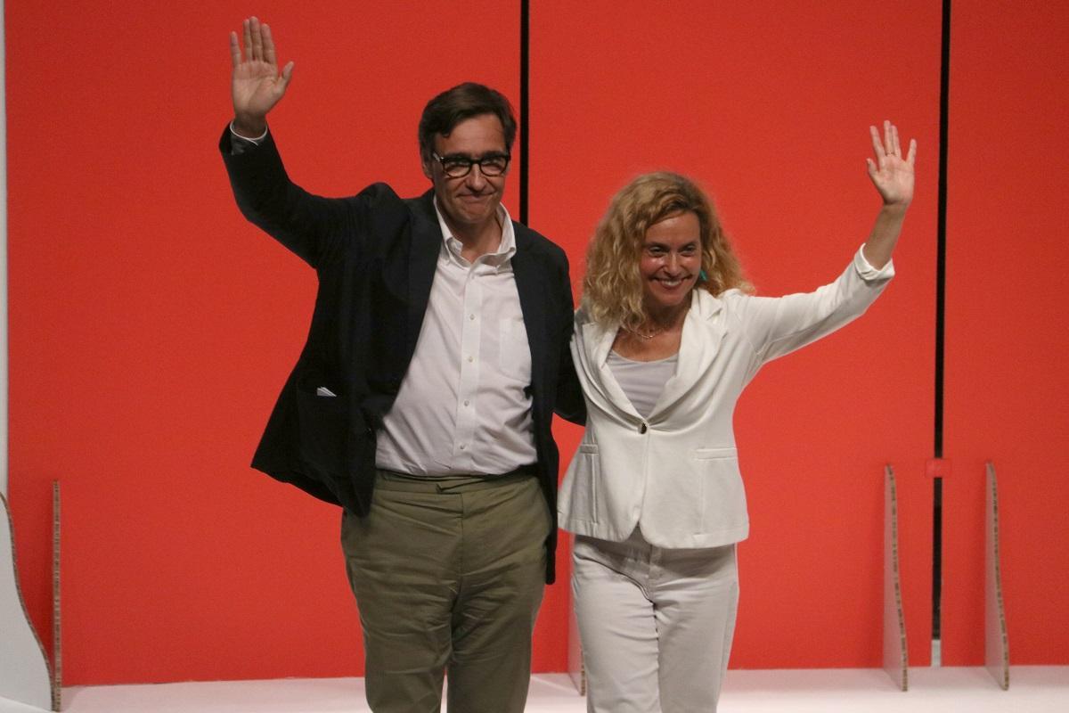 El líder del PSC, Salvador Illa, y la candidata a las generales, Meritxell Batet, en un mitin en Canovelles El líder del PSC, Salvador Illa, y la candidata a las generales, Meritxell Batet, en un mitin en Canovelles