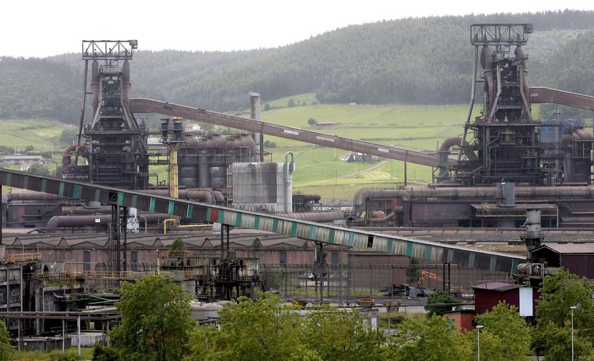 La factoría que la multinacional siderúrgica ArcelorMittal tiene en Veriña (Gijón).