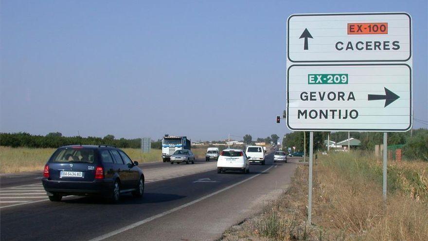 Actual carretera Ex-100, que une Badajoz y Cáceres.