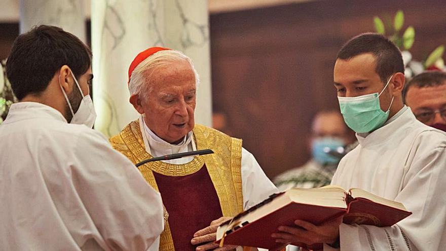 El arzobispo de Valencia, Antonio Cañizares, durante la ceremonia.