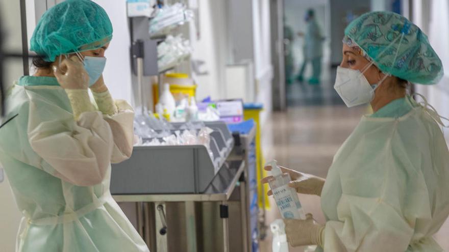 Personal sanitario en un hospital de la provincia, en imagen de archivo