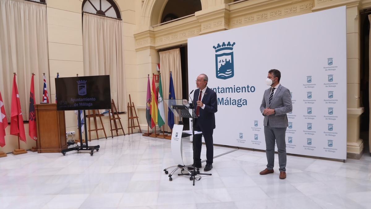 Francisco de la Torre y Carlos Conde, en rueda de prensa.