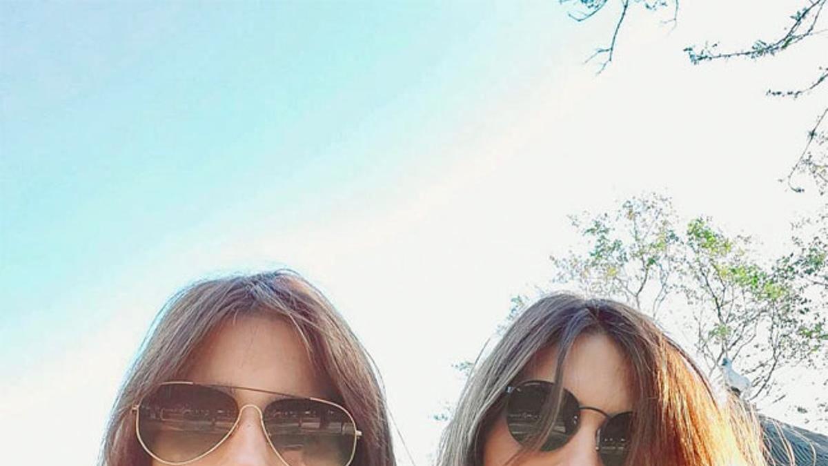 El 'selfie' de Isabel Jiménez y Sara Carbonero en Porto