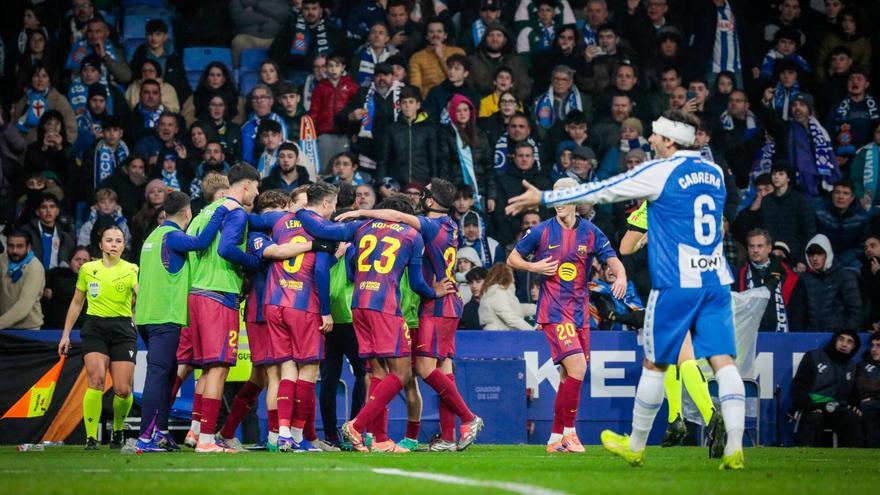 Los jugadores del Barça celebran uno de sus goles frente al Espanyol