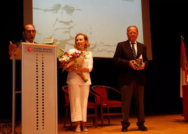 Paco Santiago recibe el premio José Ramón García Antón a la Buena Gestión Hídrica