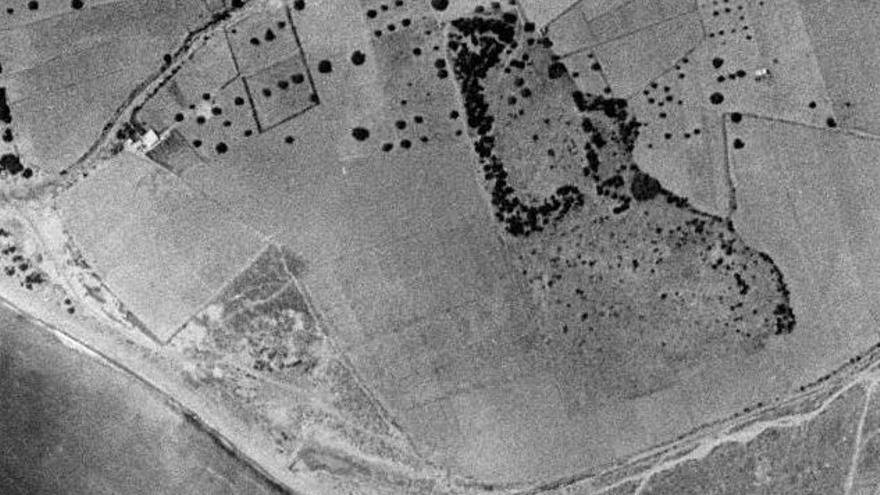 Foto aérea de la zona donde  se construyeron los Don Pepe, junto  al aeropuerto, correspondiente a 1956.