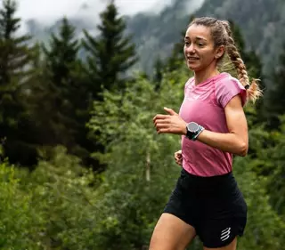 Amazfit refuerza su apuesta por el trail con Rosa Lara Feliu