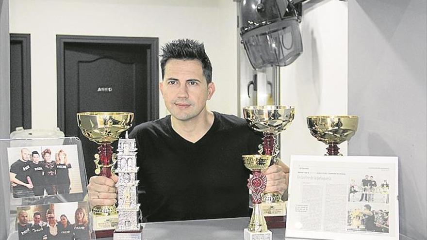 El peluquero adamuceño Juan Ayoso, en la final de los premios al Mejor Formador