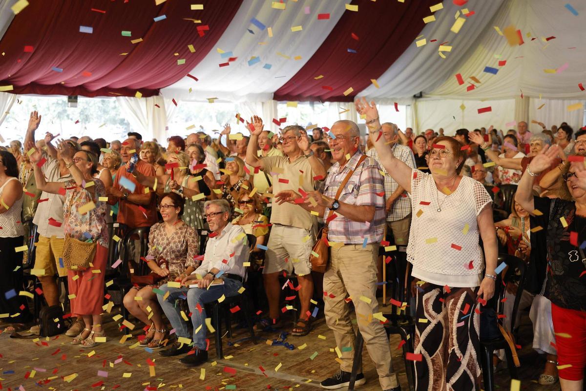 Les imatges de l'Orquestra Maravella a la Festa Major de Caldes de Malavella
