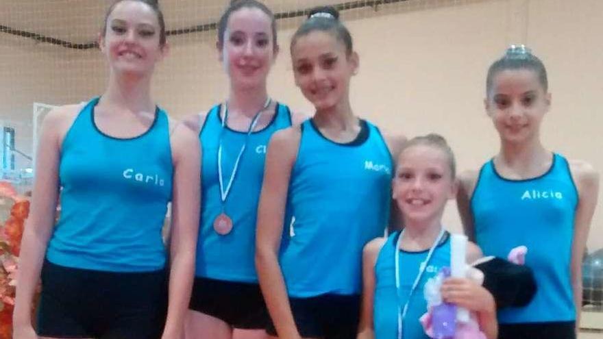 Las cinco gimnastas que tomaron parte en el Torneo Nacional.