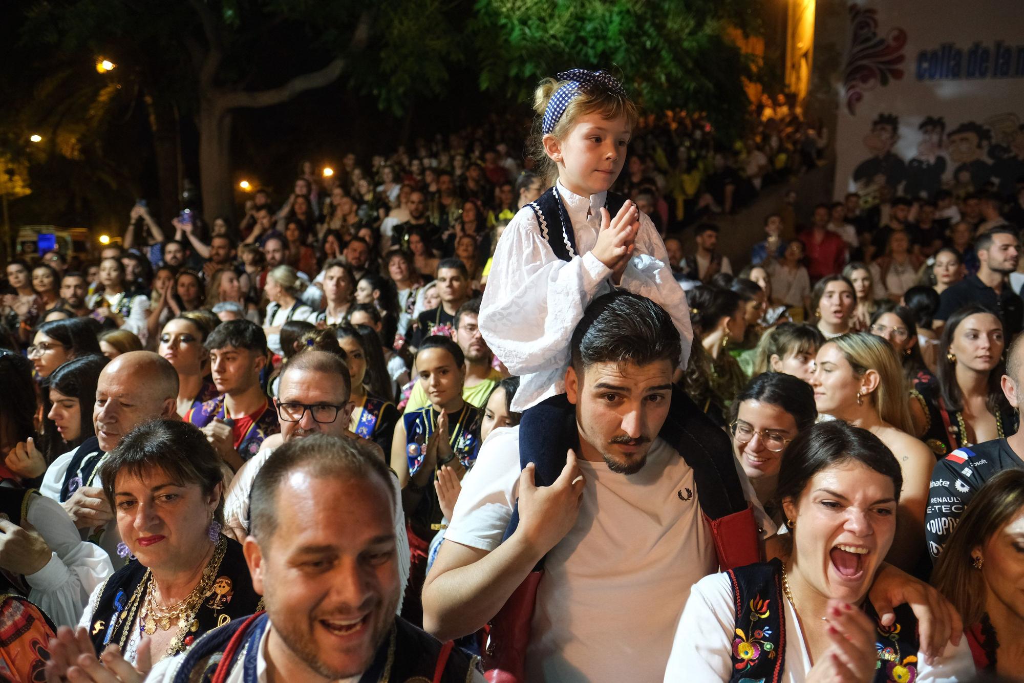 Elda agradece a San Antón el regreso de la fiesta