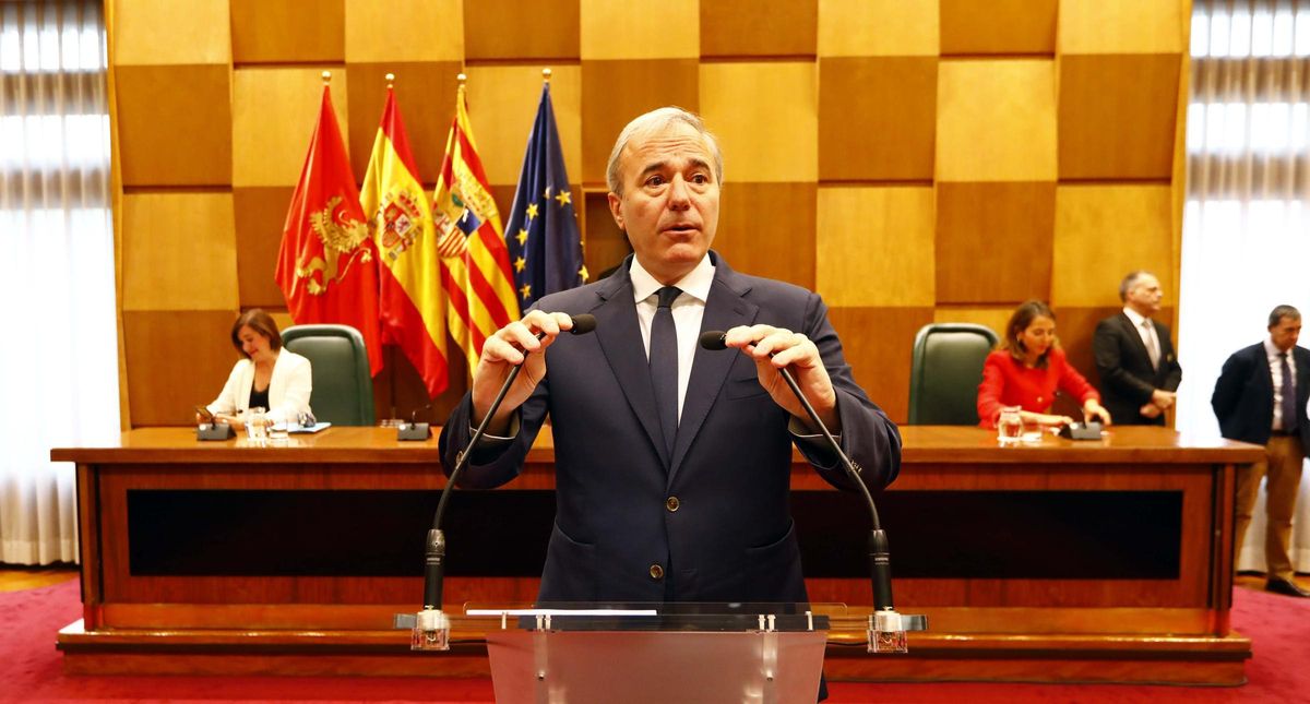 Jorge Azcón, en su intervención en el debate del estado de la ciudad del año 2022, antes de tomar la palabra.
