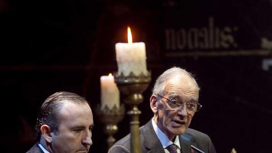 Pablo Junceda -izquierda- y Jaime Martínez, ayer, a la mesa de Felipe II.