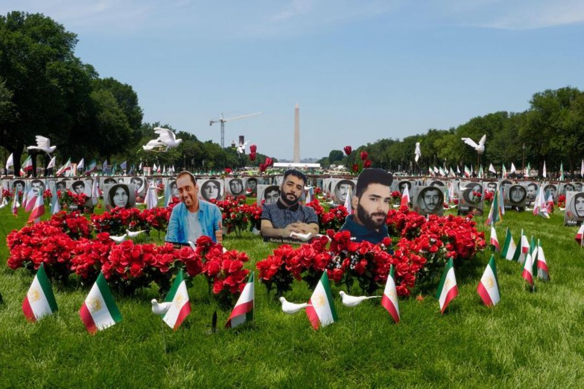 Protestas contra la guerra en Irán frente a la Casa Blanca