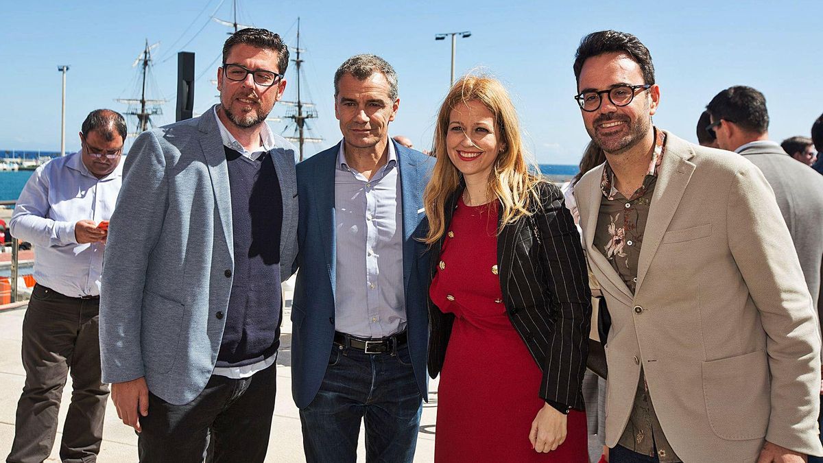 Javier Gutiérrez, Toni Cantó, Teresa Ortiz y Adrián Santos Pérez, en un acto electoral de Cs de la pasada campaña. | ALEX DOMÍNGUEZ