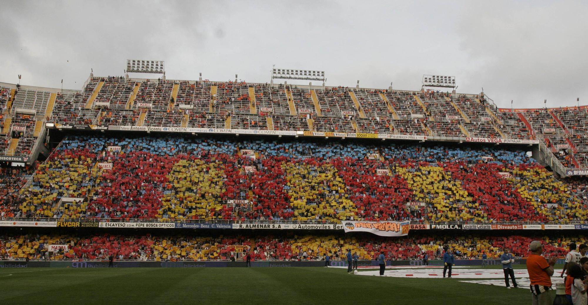 Históricos momentos mágicos de la grada de  Mestalla que pronto volverán