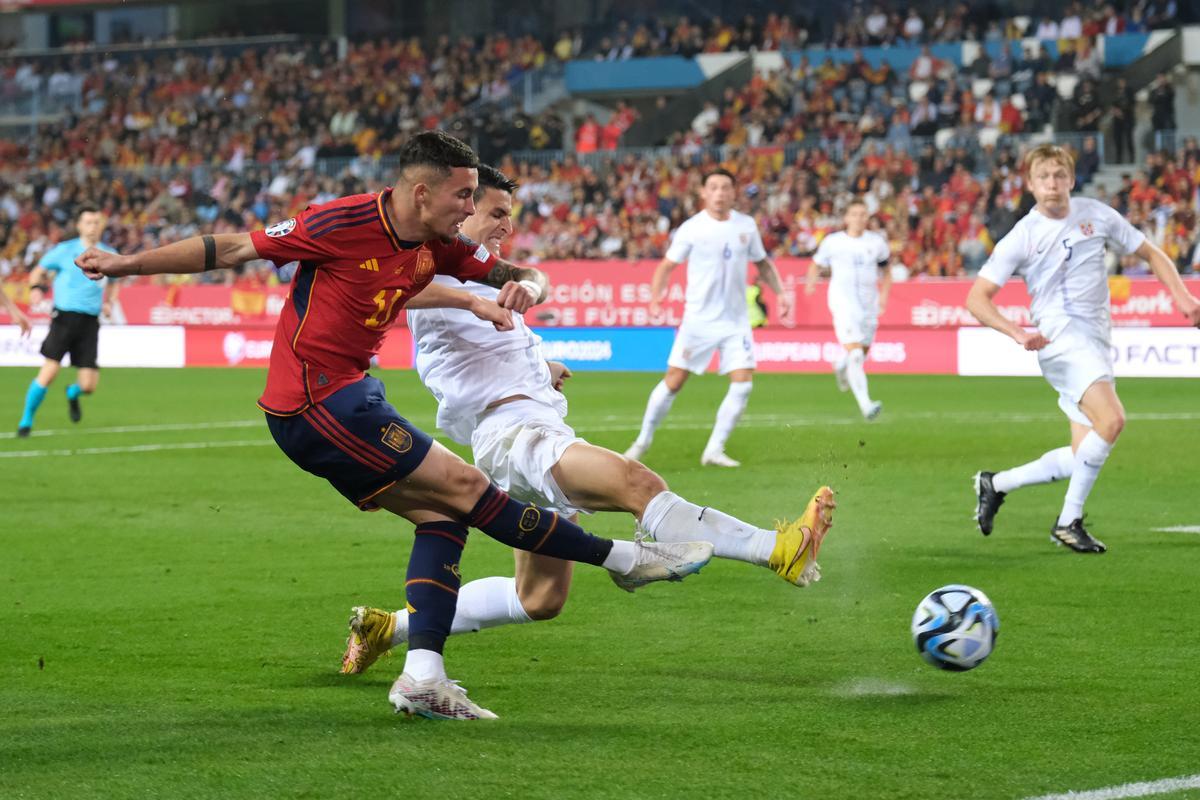 La Roja juega en Málaga contra Noruega, en imágenes