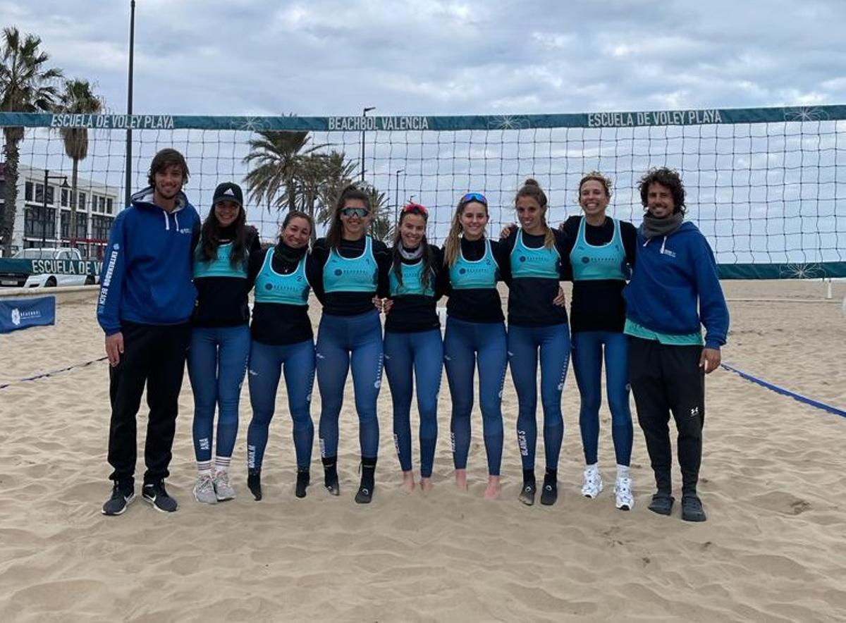 El equipo femenino del Beach Bol La Malva Valencia firmó una contundente victoria al imponerse al conjunto benidormense por 5-2 .